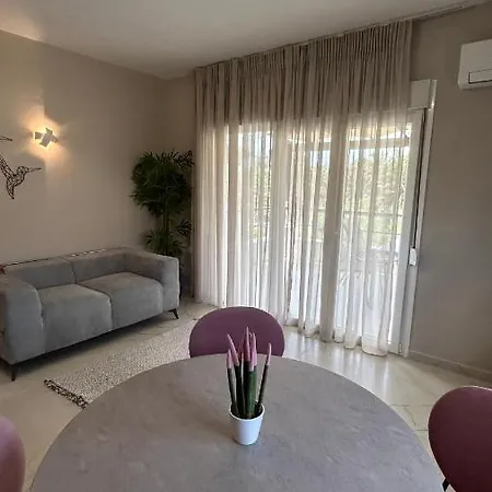 Amphis House Holiday home *