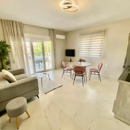 Amphis House Νικήτη